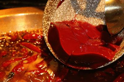 从被质疑没存在感到女团单飞，如今靠最火台剧再次爆红？