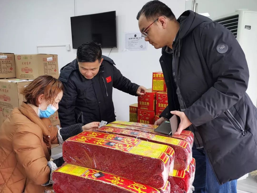 崇明烟花爆竹营销点位置,崇明有没有烟花爆竹店