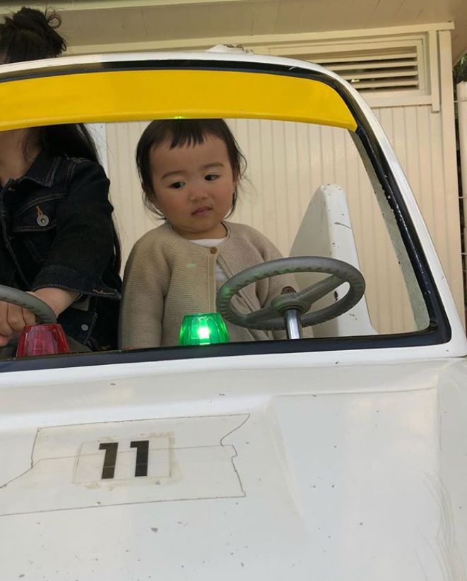 日本一年轻妈妈每天狂晒女儿“丑照”，看到第1张就笑炸了！是亲妈吗哈哈哈…