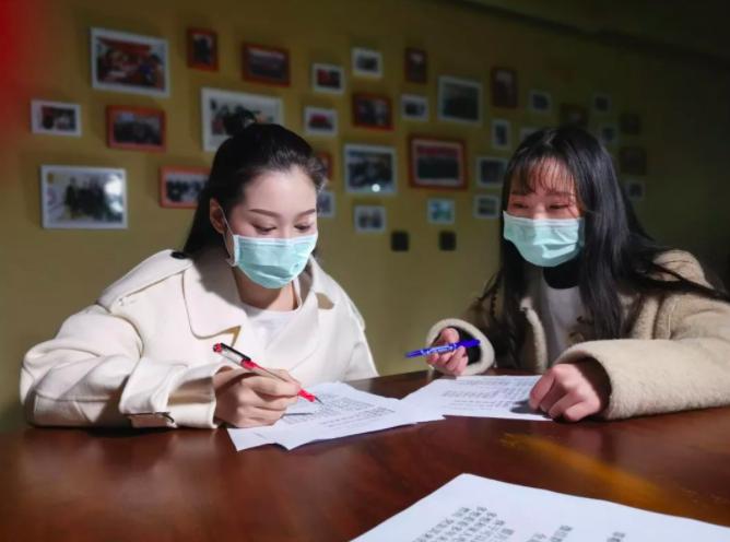 宅家乐致敬战“疫”中的“她”！乐清两名95后女生原创音乐《这样的你》