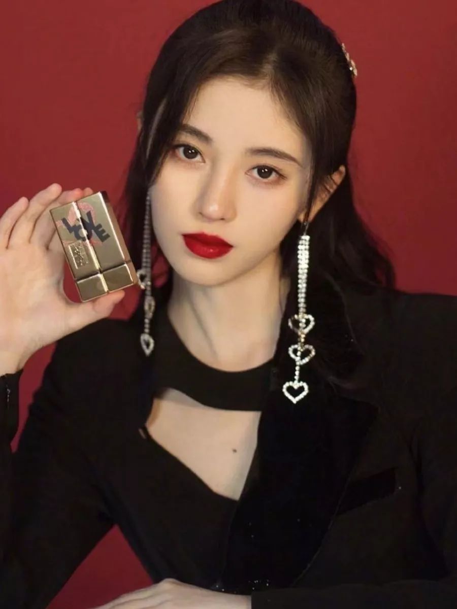 兰蔻2022情人节限定红丝绒小蛮腰,兰蔻黑桃红心丝绒限定