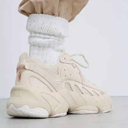 潮流范丨隔空约会时讨论一下你们穿哪双鞋碰面？我是肖战同款