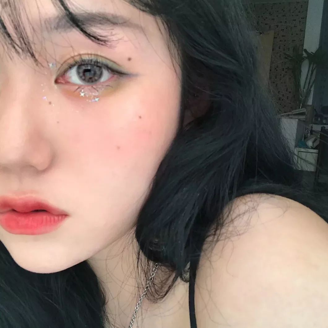 适合混油皮肤的全套大牌彩妆,必买的几款彩妆