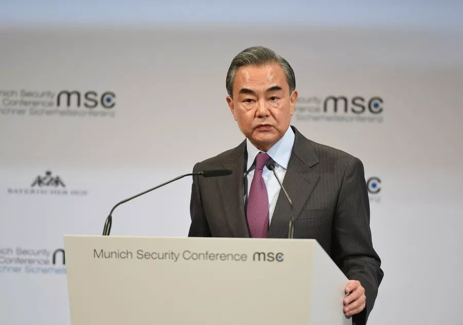 “最美逆行者”“岂曰无衣”用英文怎么说?王毅外长的演讲中有答案