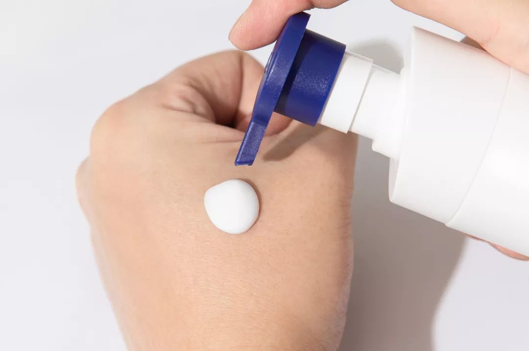 粉丝提问|从黑肉底到白嫩滑，美白身体乳推荐一波？