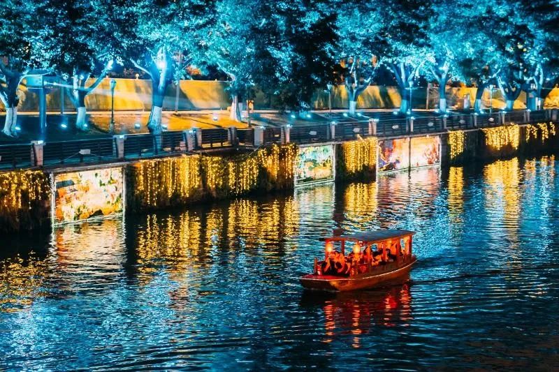 一人吃火锅多没劲,送你“一拖三”!想唱K+小酌?也答应你