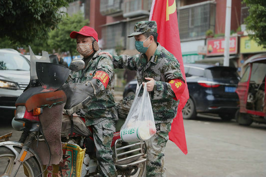 抗击疫情有大爱,抗击疫情有爱相伴