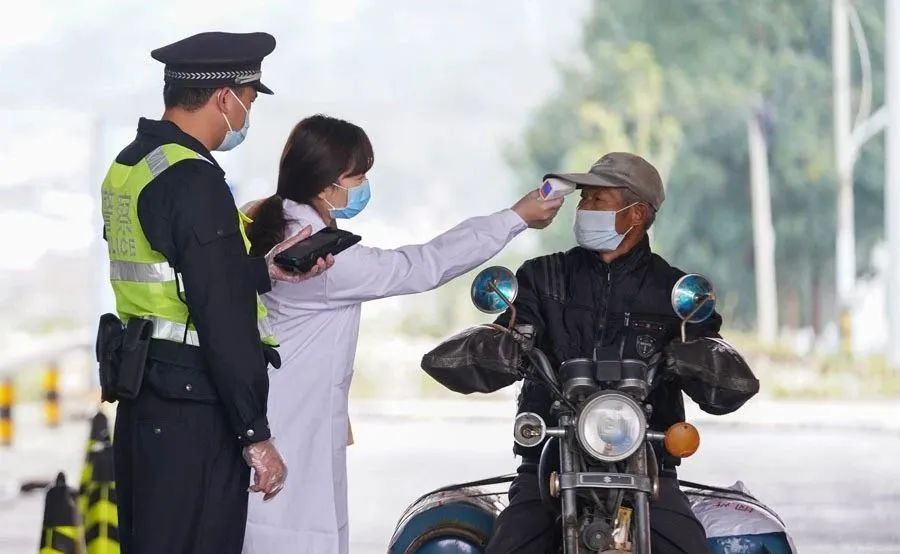 一“枪”难求，买额温枪遭遇连环涨