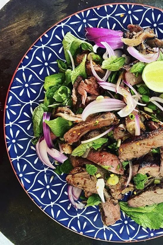 日常生活中的时尚博主,一个居家上班的博主