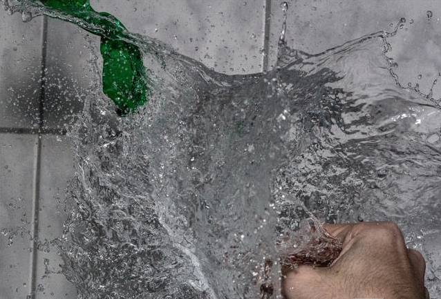 儿童开水烫伤急救处理,被开水烫伤怎么办最快最有效