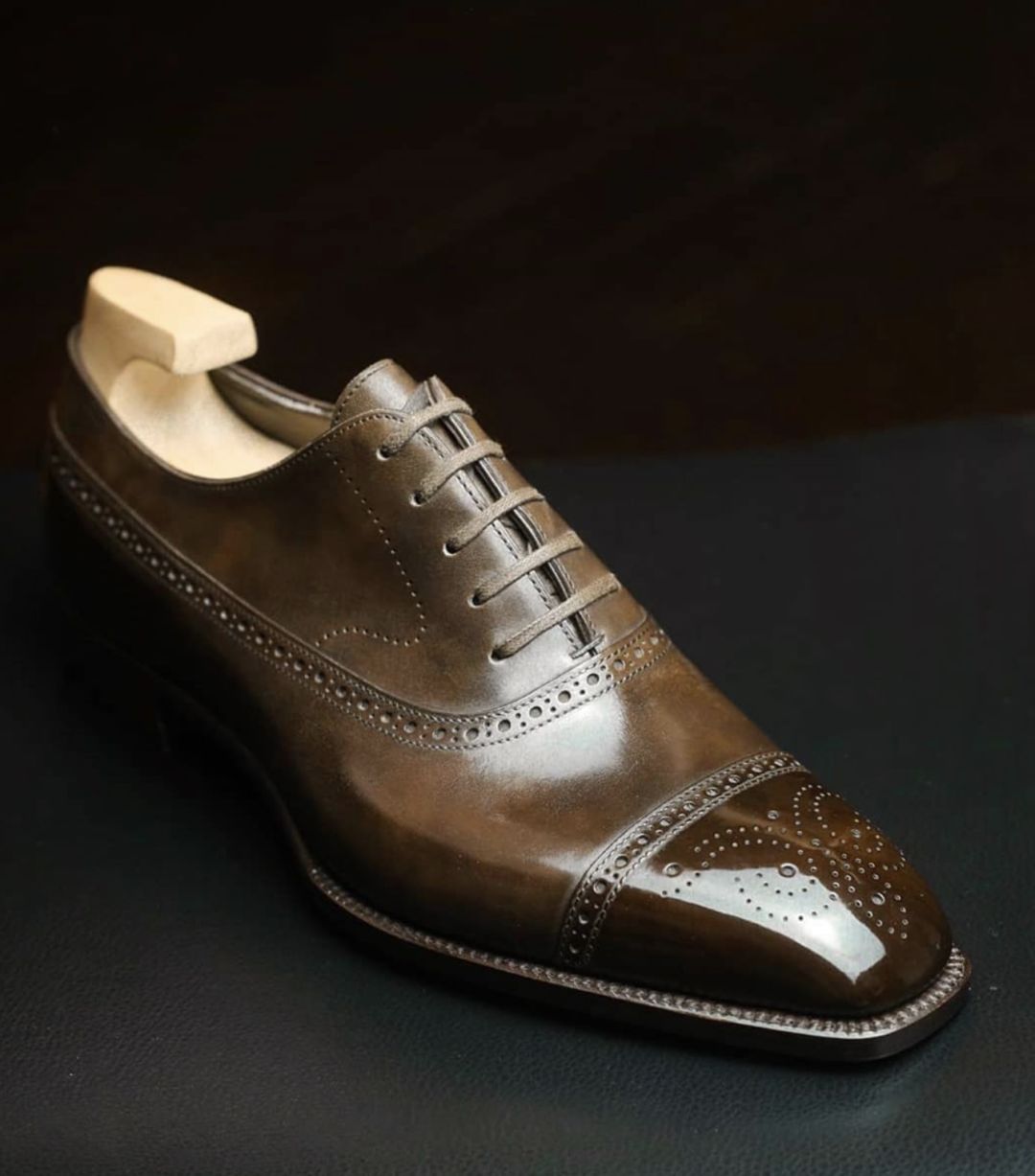 皮鞋看鞋面还是内里,皮鞋的种类及区别