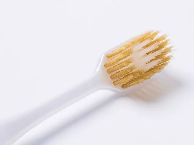 戴着口罩有口臭别人能闻到吗,戴口罩有口臭这些法宝来帮你