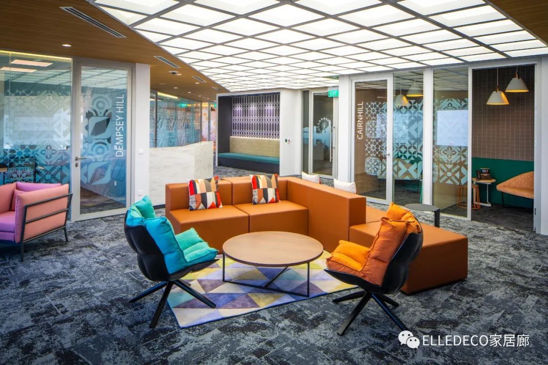 优衣库东京新宿店,优衣库新款天蓝色镂空