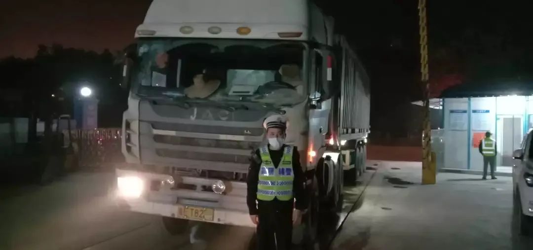 百吨王交警如何处理,百吨王交警查处