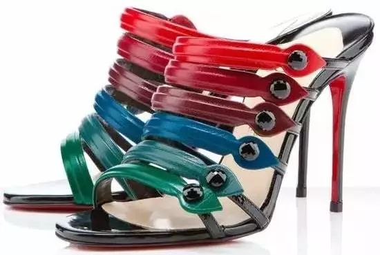 “如果没有一双CL红底鞋，就不要说自己时髦”