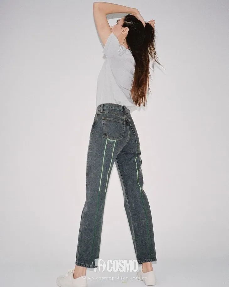 别被法国女人骗了，其实她们只穿最硬的牛仔裤