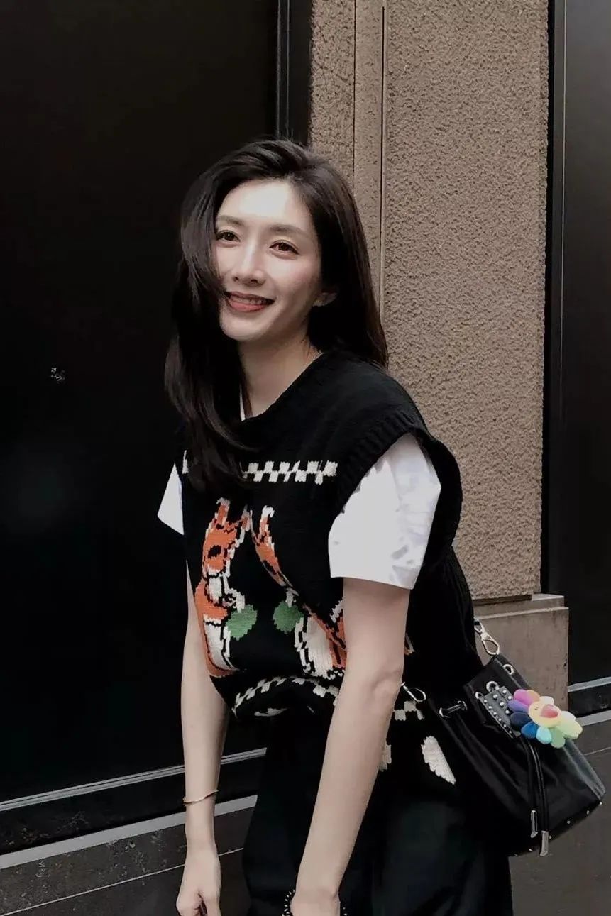 zara鑳屽績绌挎惌,zara鐗涗粩鑳屽績绌挎惌