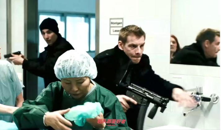 德国战术电影看过吗？《孤胆保镖》硬汉大叔和少女的枪械盛宴「电影*器武**解析」