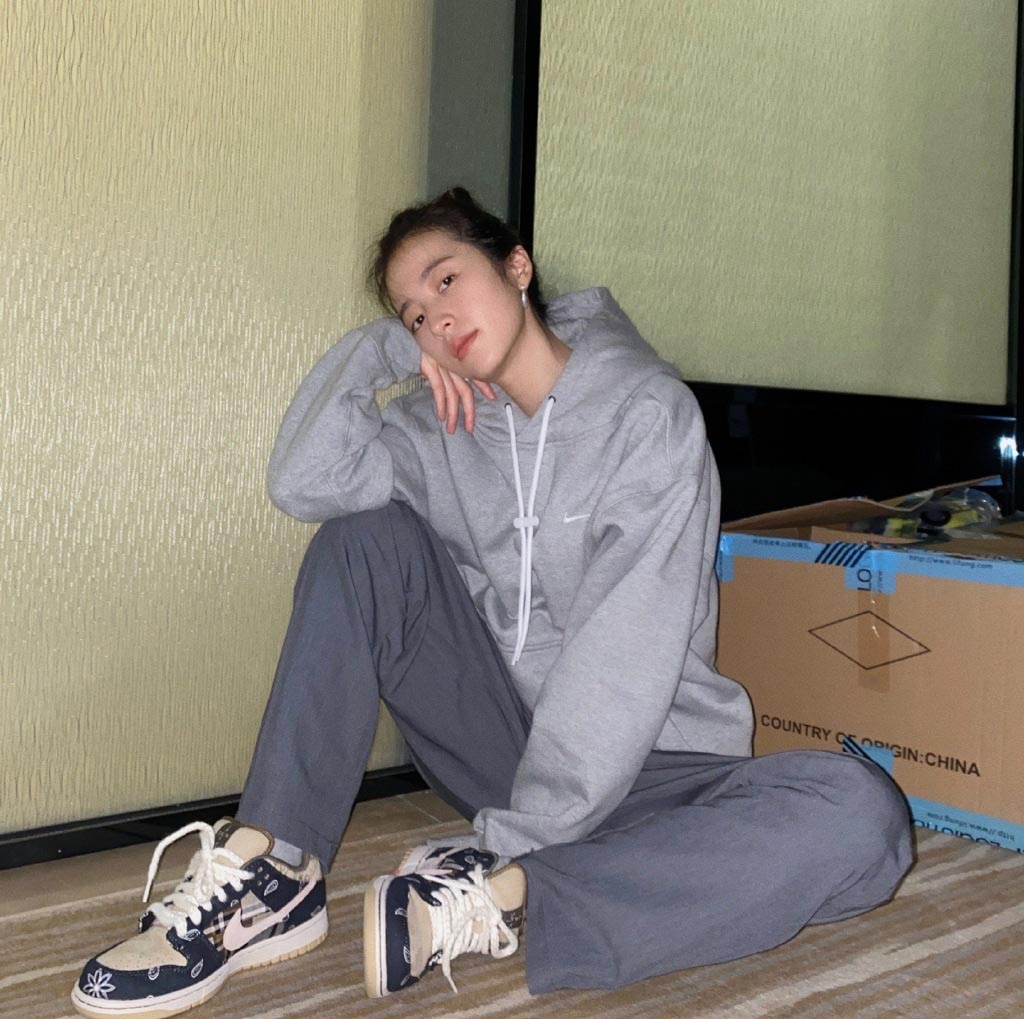 鹿晗上脚足球鞋,鹿晗创造营上脚dunk