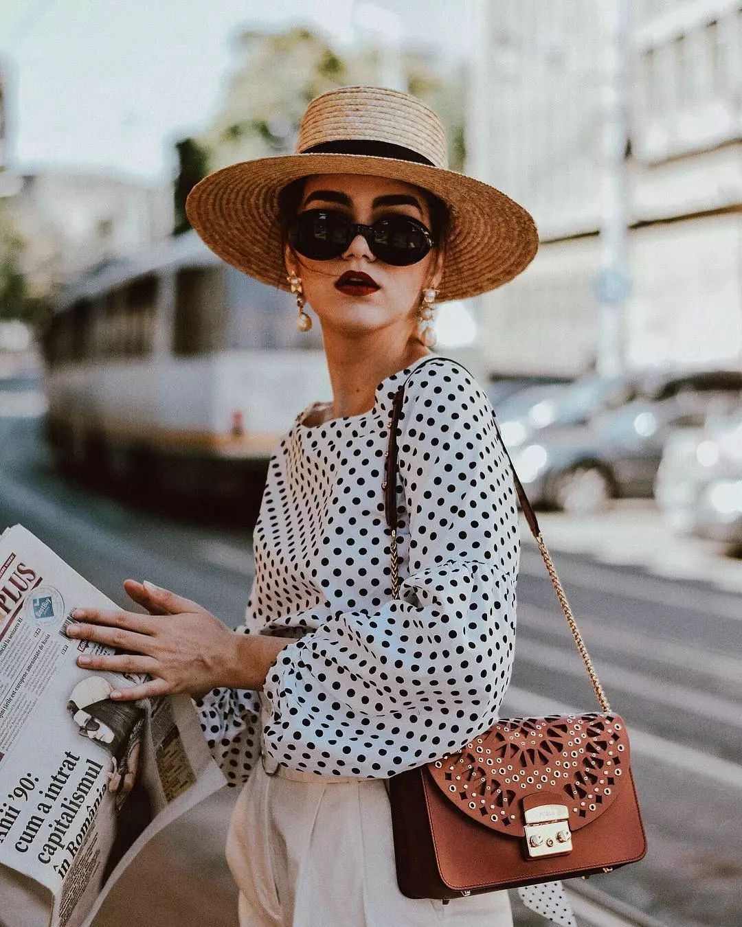 今年一定要给自己买一对红色耳环,耳环买什么材质的好