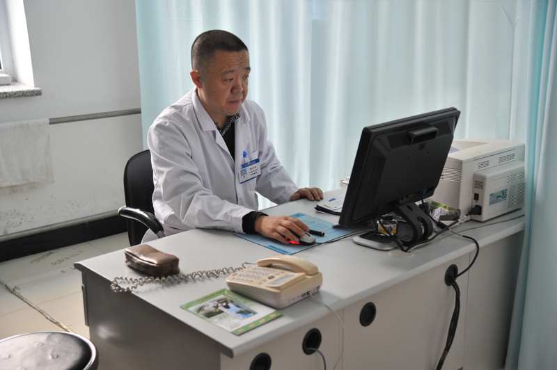 邹方昕研制的惠寿堂祛痛冷敷贴投产