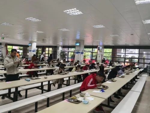 学校防疫知识培训拉开新学期序幕,开学步入快车道防疫细节需知晓