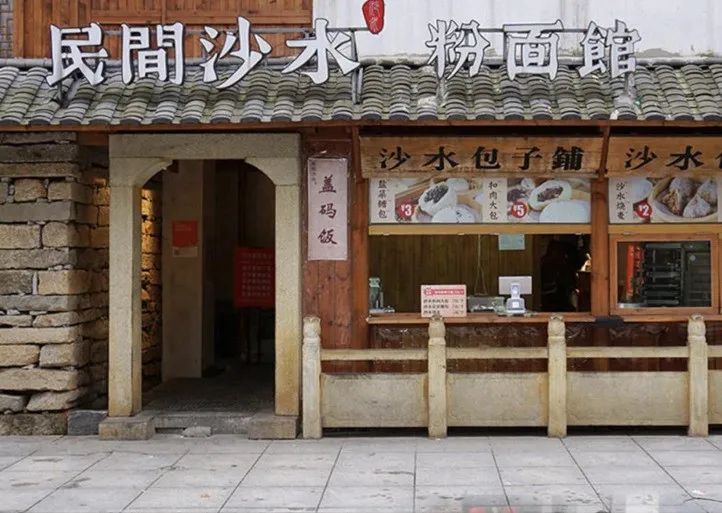 长沙米粉火热,长沙米粉排队30米