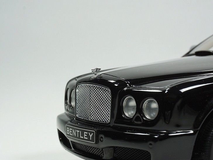 雅而致俊-迷你切BentleyAzure模型随拍