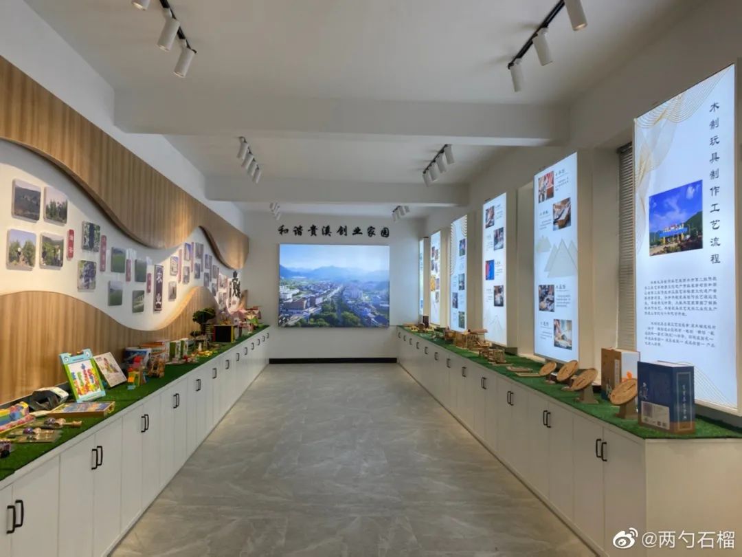 浜戝拰闈為仐,涓変唬鎵嬭壓浜虹殑鍧氭寔