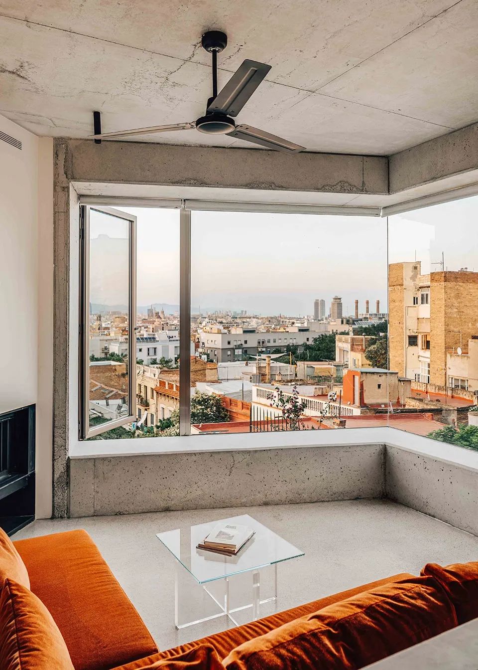 尽收眼底的绮丽-SHOEBOX住宅，巴塞罗那/BarbaraAppolloniArquitecta