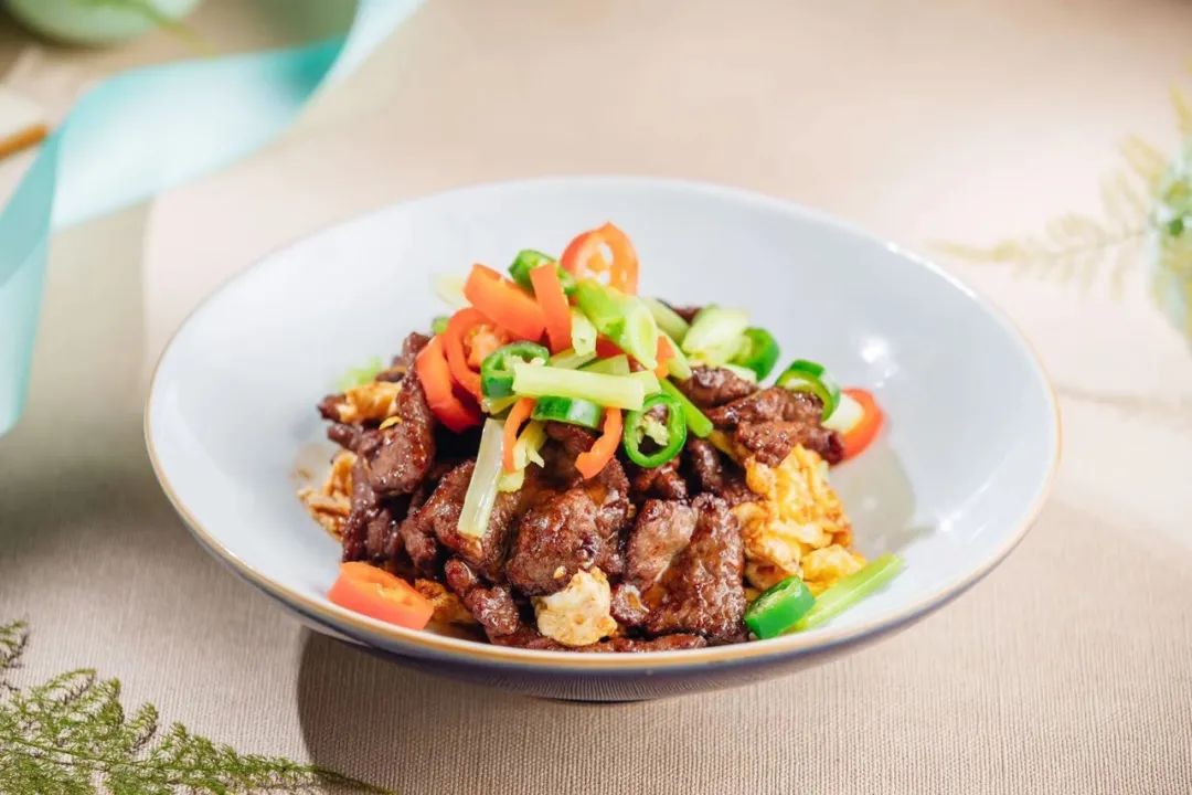 五一打卡超大的油菜花田,五一打卡家门口的花海