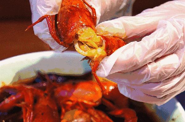 吃小龙虾的正确步骤,过夜的小龙虾能吃吗