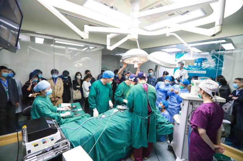 假体隆胸术后假体破裂赔偿标准,假体隆胸之后假体破裂是什么症状