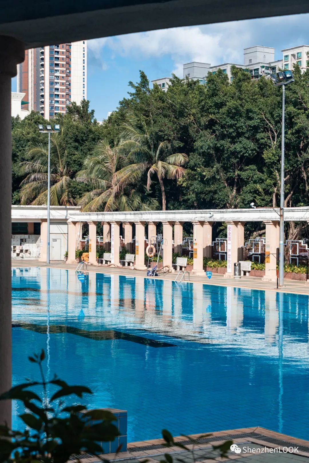 严浩翔说look这是tnt什么舞台,look这是什么牌子的包包