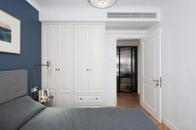 成品衣柜如何搭配定制柜,成品衣柜如何装出定制衣柜的效果