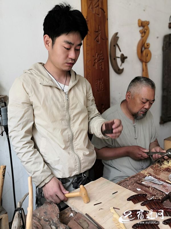 宿迁旋木雕“父子兵”的匠心传承