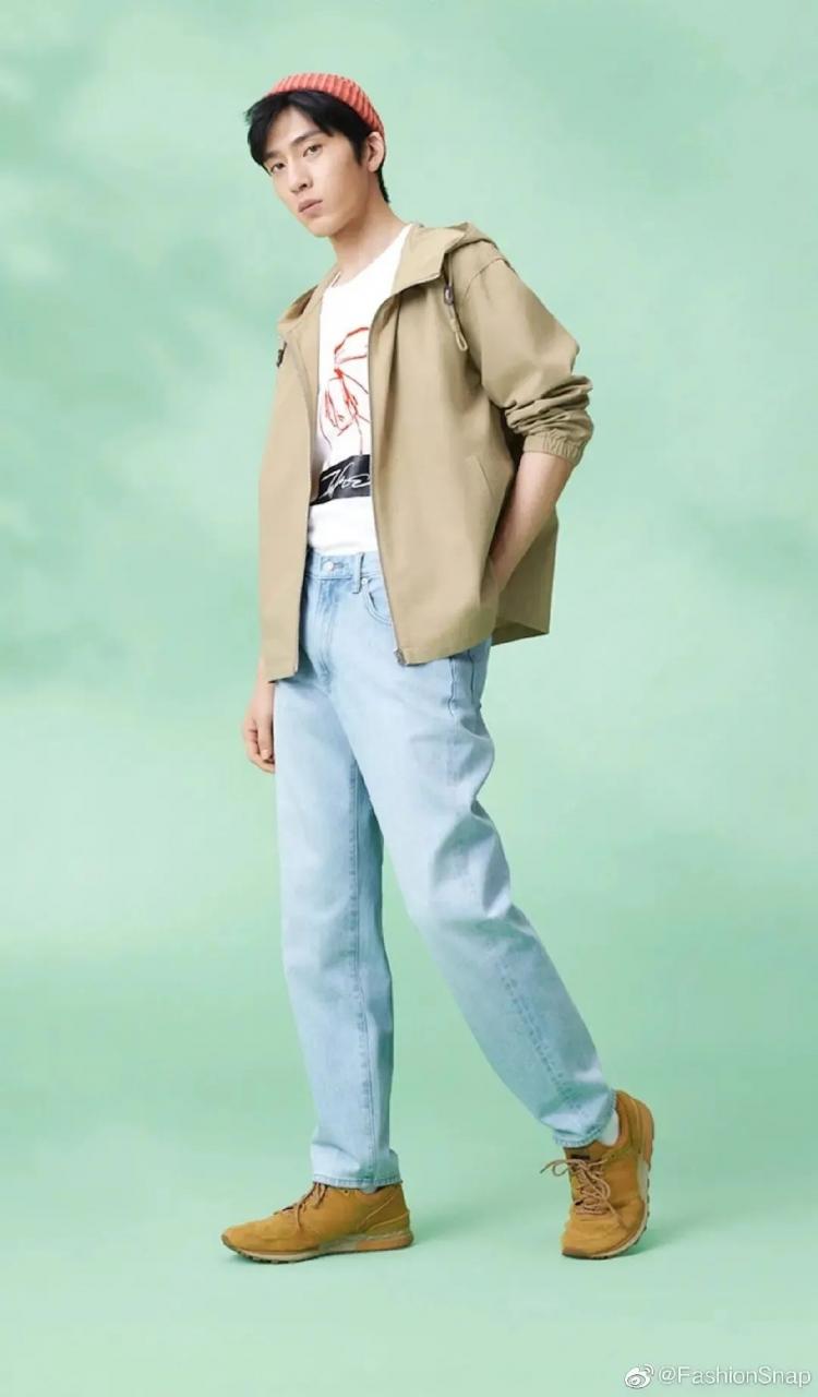 优衣库里的雷佳音是真的吗,雷佳音与优衣库解约