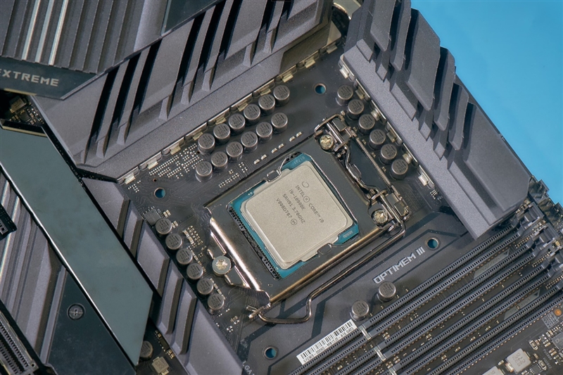 华硕ROGMAXIMUSXIIEXTREME主板评测：为什么它能值8999元