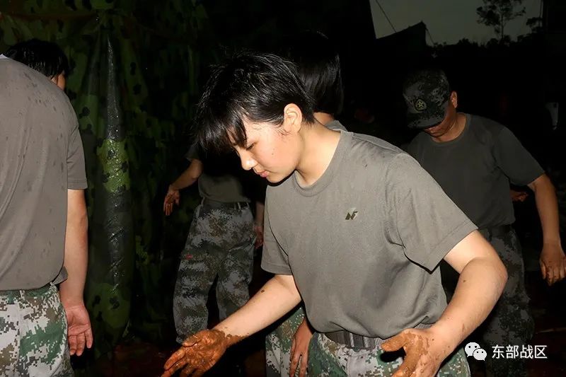 女兵新疆边境驻训视频,女兵在军营的真实训练