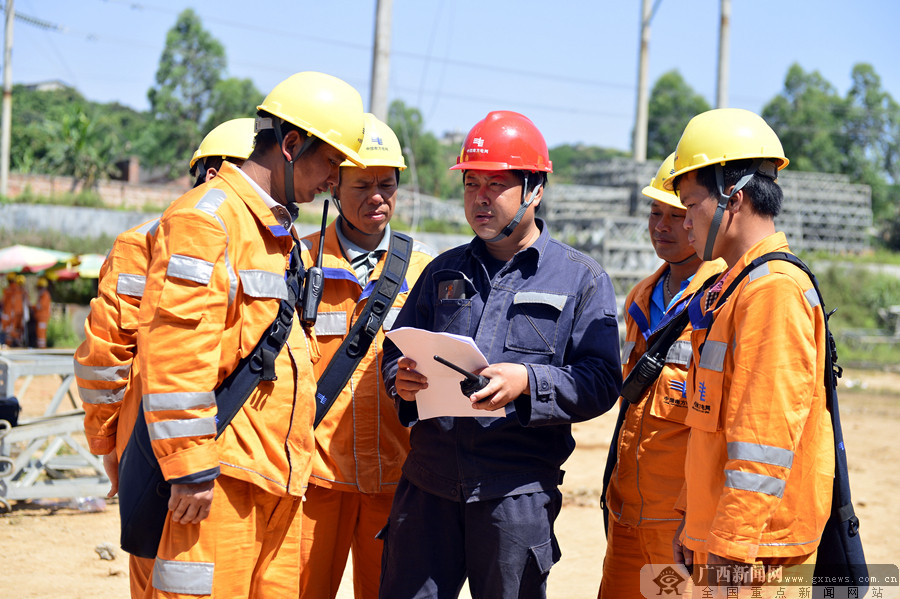 “草根创客”彭小武：发明在工地创新在一线