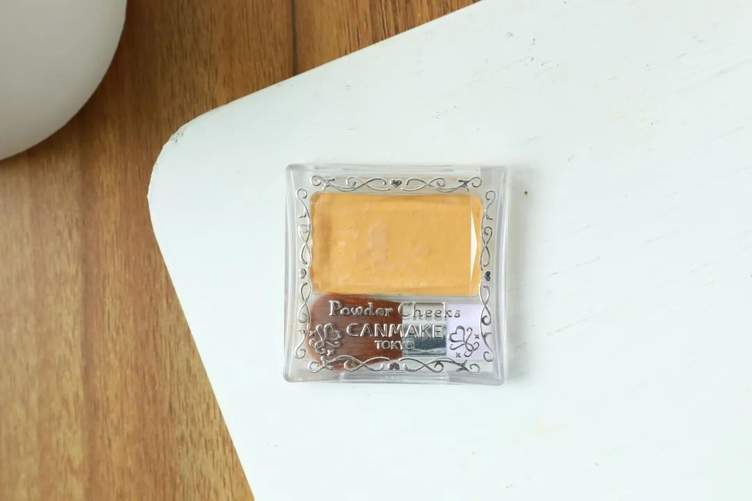 周雨彤泪沟神器,周雨彤的泪沟神器