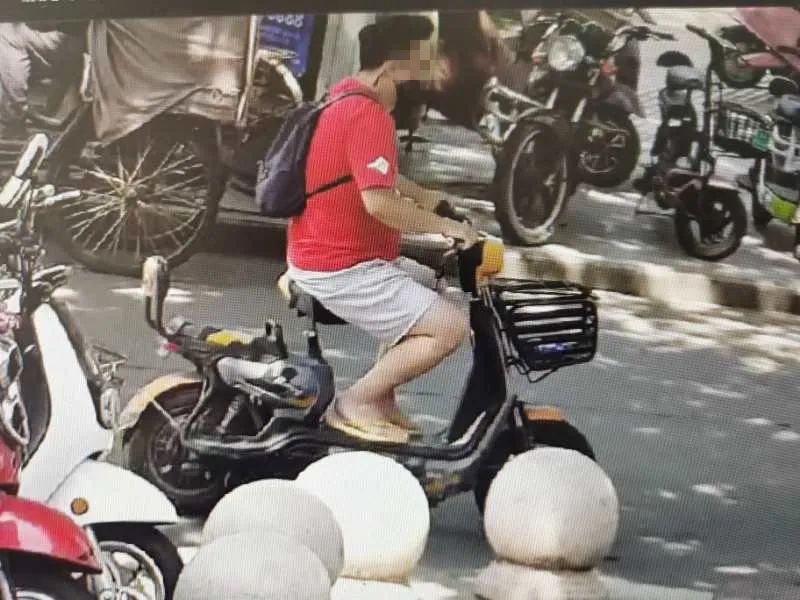 被抓现行！江都一男子竟多次对女生裸露*体下**，太变态了...