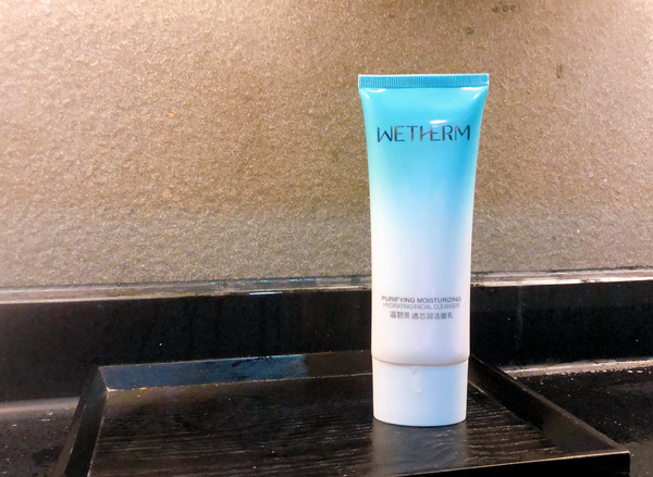 夏日美肤的秘密,温碧泉洗面奶盈润保湿洁面乳120g