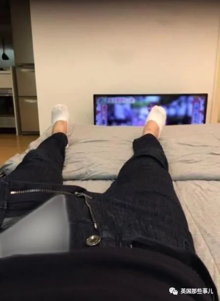 20多岁男爱豆遭47岁已婚男董事*规则潜**整整一年？又被文春锤死了