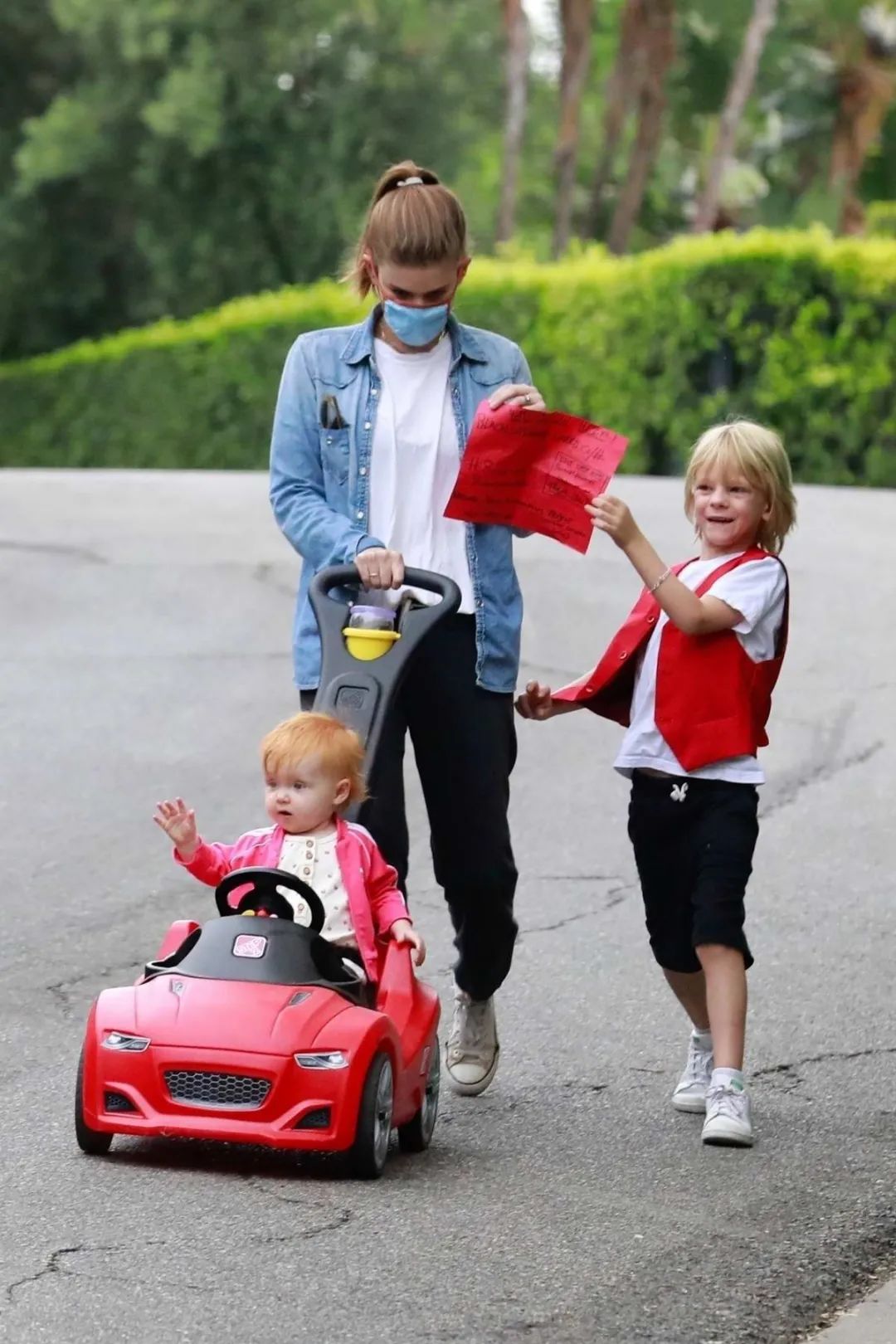 戚薇杨颖撞衫,戚薇撞衫江疏影