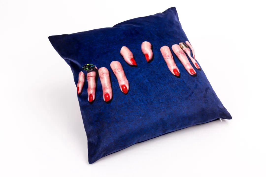 看完这些潮牌单品家居,我家的画风要变了