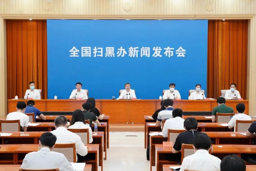 广西挂车高速追尾事故最新消息,广西高速追尾事件最新