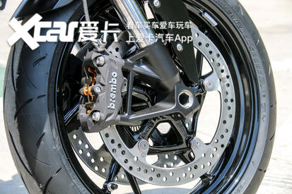 宝马f900r旅行版和运动版怎么选,新款宝马大小眼街车