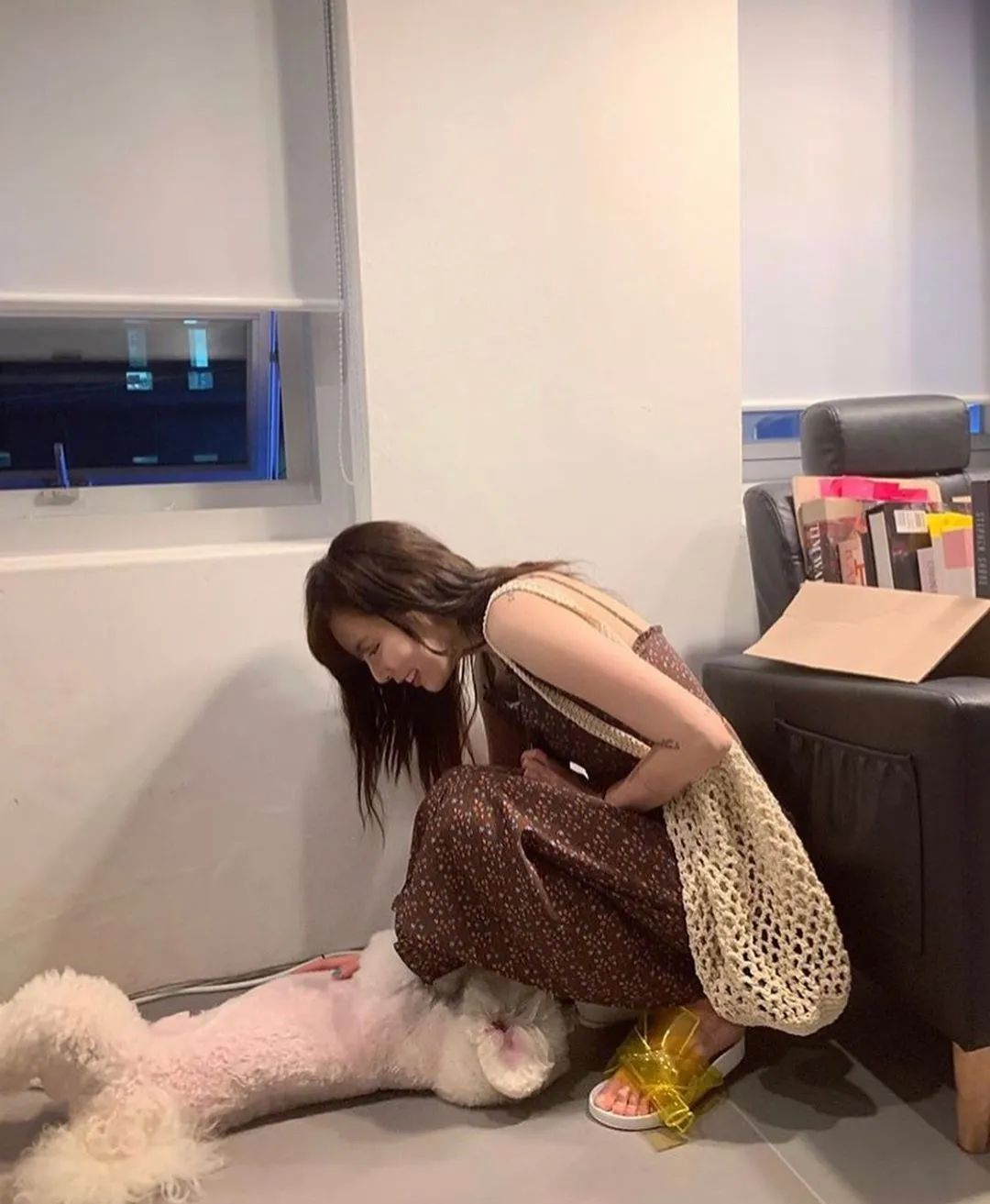 blackpink泫雅摆尾,blackpink全员观看泫雅舞台