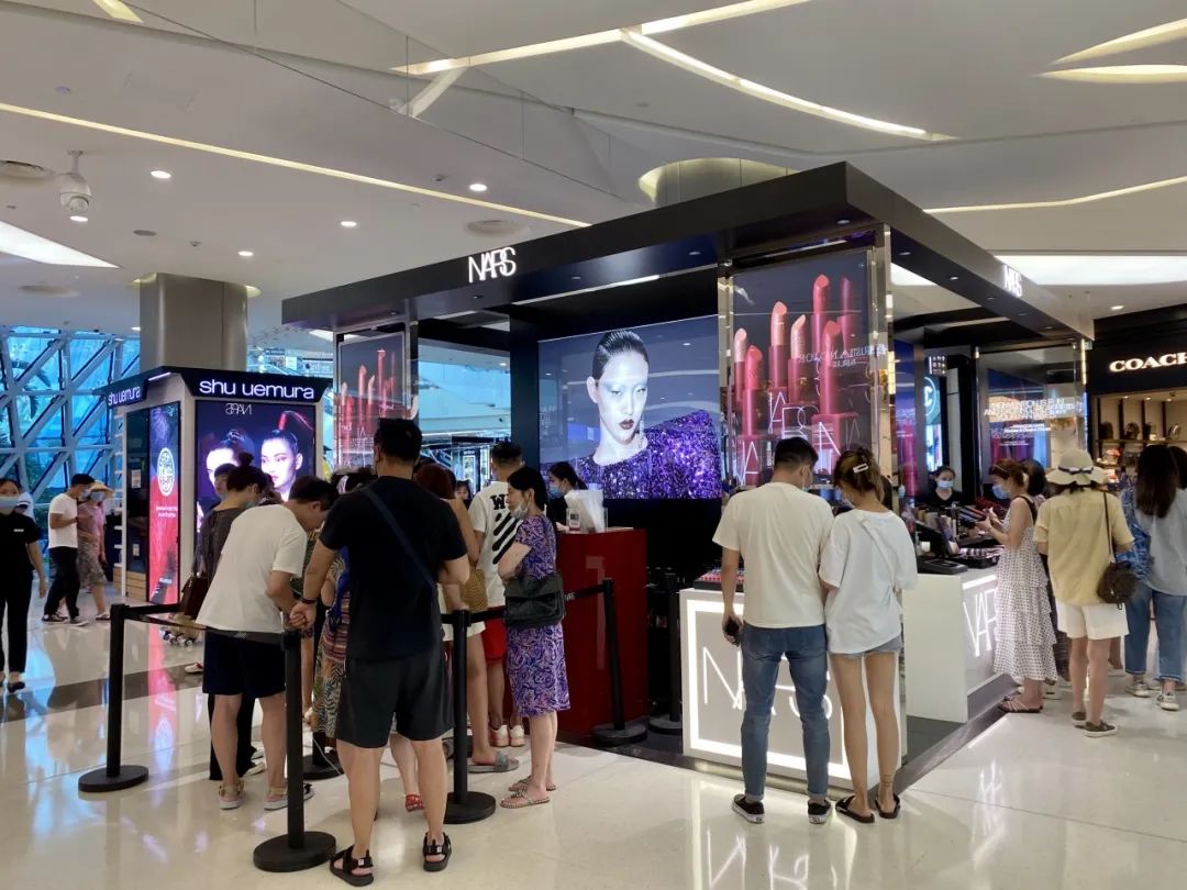 三亚离岛免税购物金额破1000亿元,三亚离岛免税年销售额